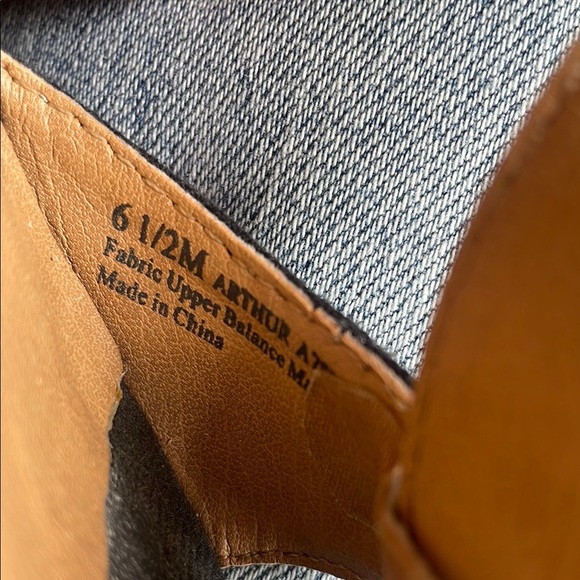 Franco Sarto Black Canvas Wedge Sandals, T strap, buckle side closure size 6.5 - Picture 3 of 10